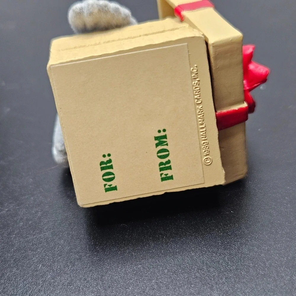 Vintage Hallmark 1989 Special Delivery Seal Keepsake Christmas Ornament